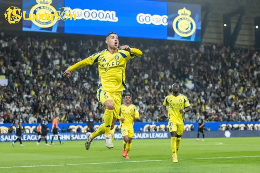 Hiện Ronaldo vẫn còn hợp đồng với Al Nassr và anh sẽ tiếp tục ghi bàn Hiện Ronaldo vẫn còn hợp đồng với Al Nassr và anh sẽ tiếp tục ghi bàn